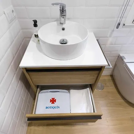 Tres Puertas Apartment *